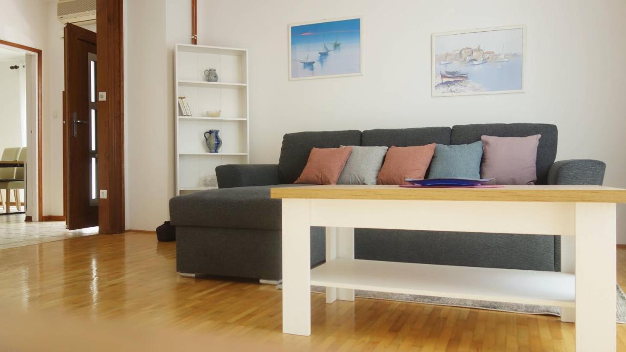 Apartman Gulici ポレッチ エクステリア 写真